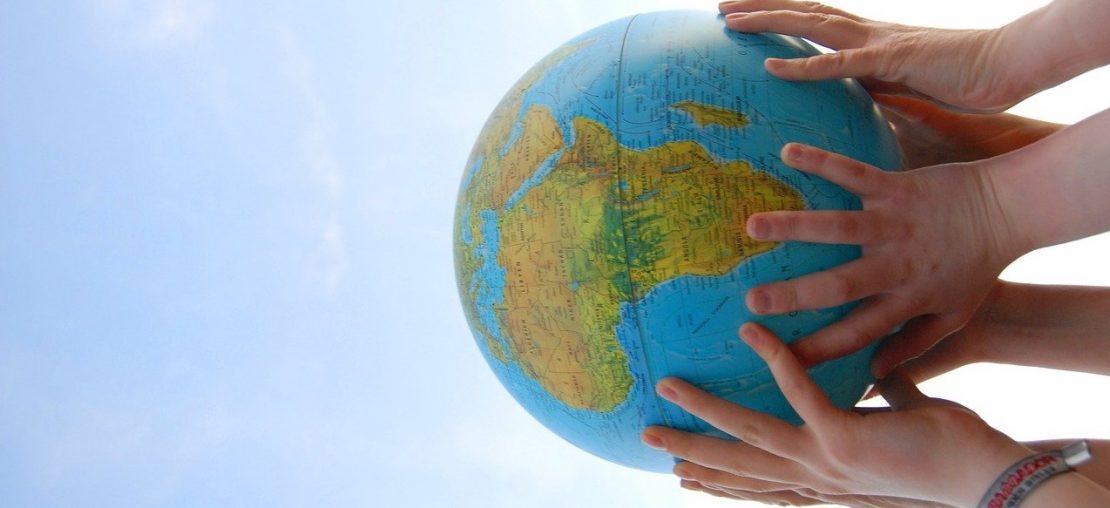maos cuidado planeta fratelli tutti axis